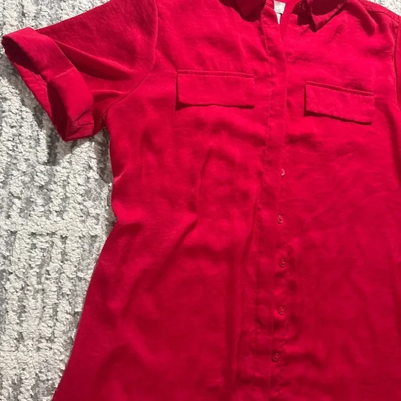 Chicos red silky short sleeve tunic top blouse lightweight size 12 petite - Picture 2 of 4
